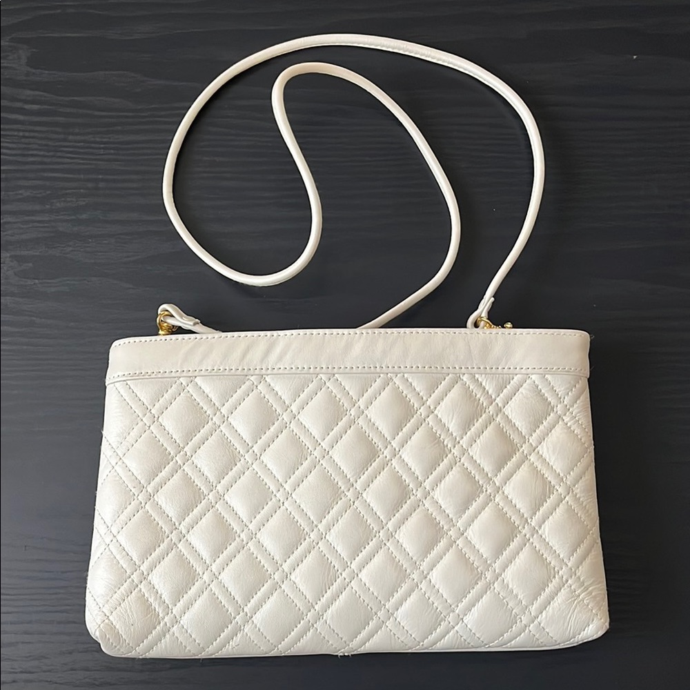Vintage Amanda Smith White Quilted Crossbody Clutch Leather Bag
